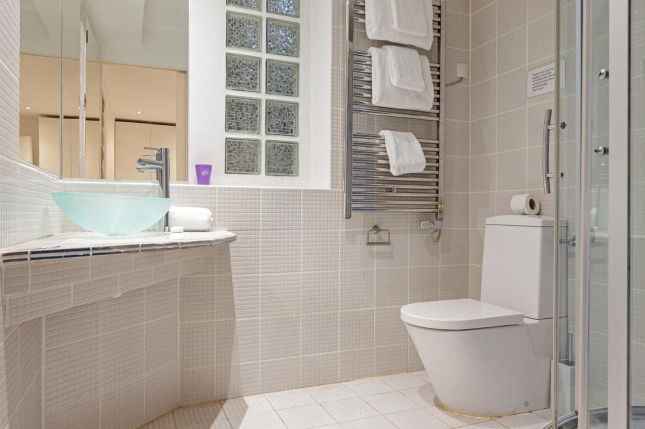 Bright 2 Bedroom In Parigi